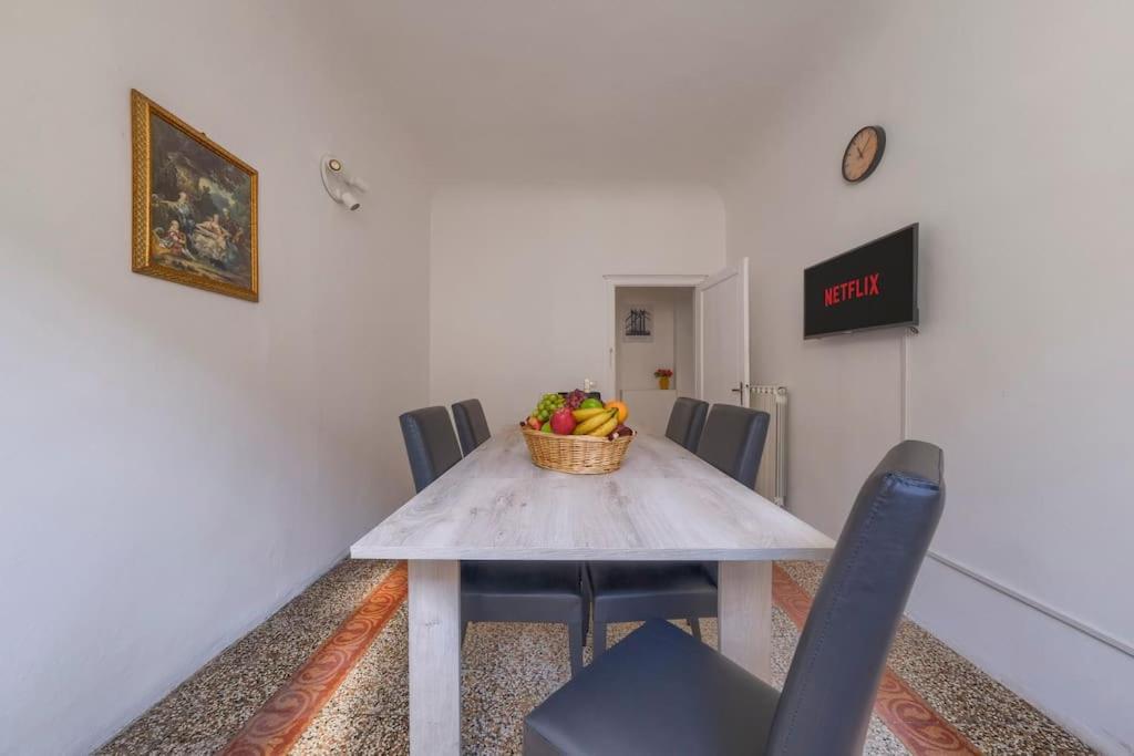 Appartamento Nel Cuore Di Firenze + Wifi+Aria Condizionata +Netflix ภายนอก รูปภาพ
