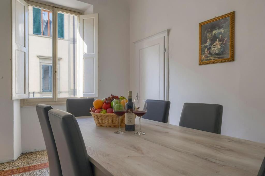 Appartamento Nel Cuore Di Firenze + Wifi+Aria Condizionata +Netflix ภายนอก รูปภาพ